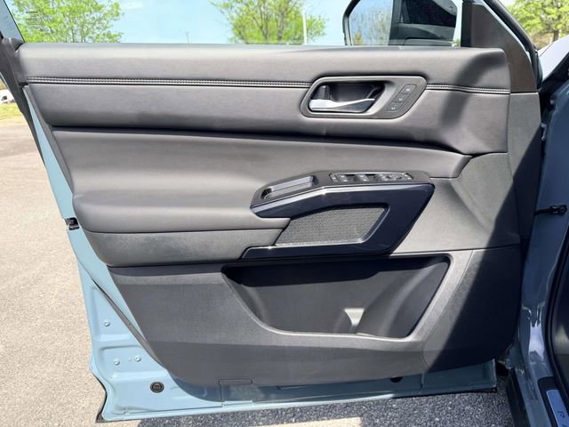 New 2026 Nissan Pathfinder Platinum image 14