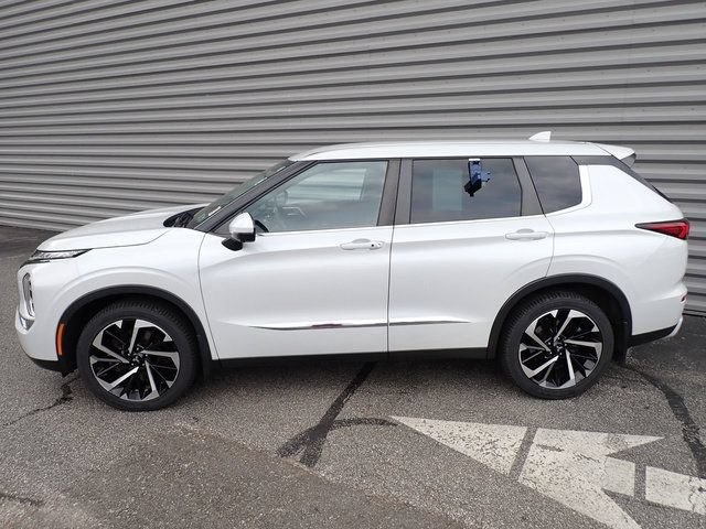 Used 2022 Mitsubishi Outlander SE AWD/4WD image 2