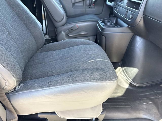 Used 2024 GMC Savana 2500 w/ Driver Convenience Package image 10