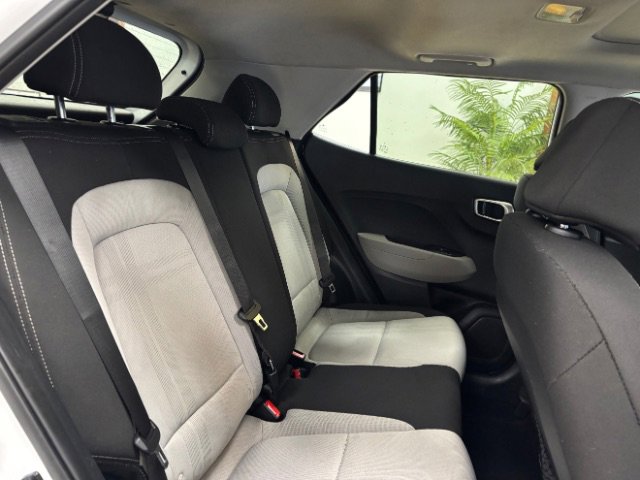 Used 2024 Hyundai Venue SEL image 16
