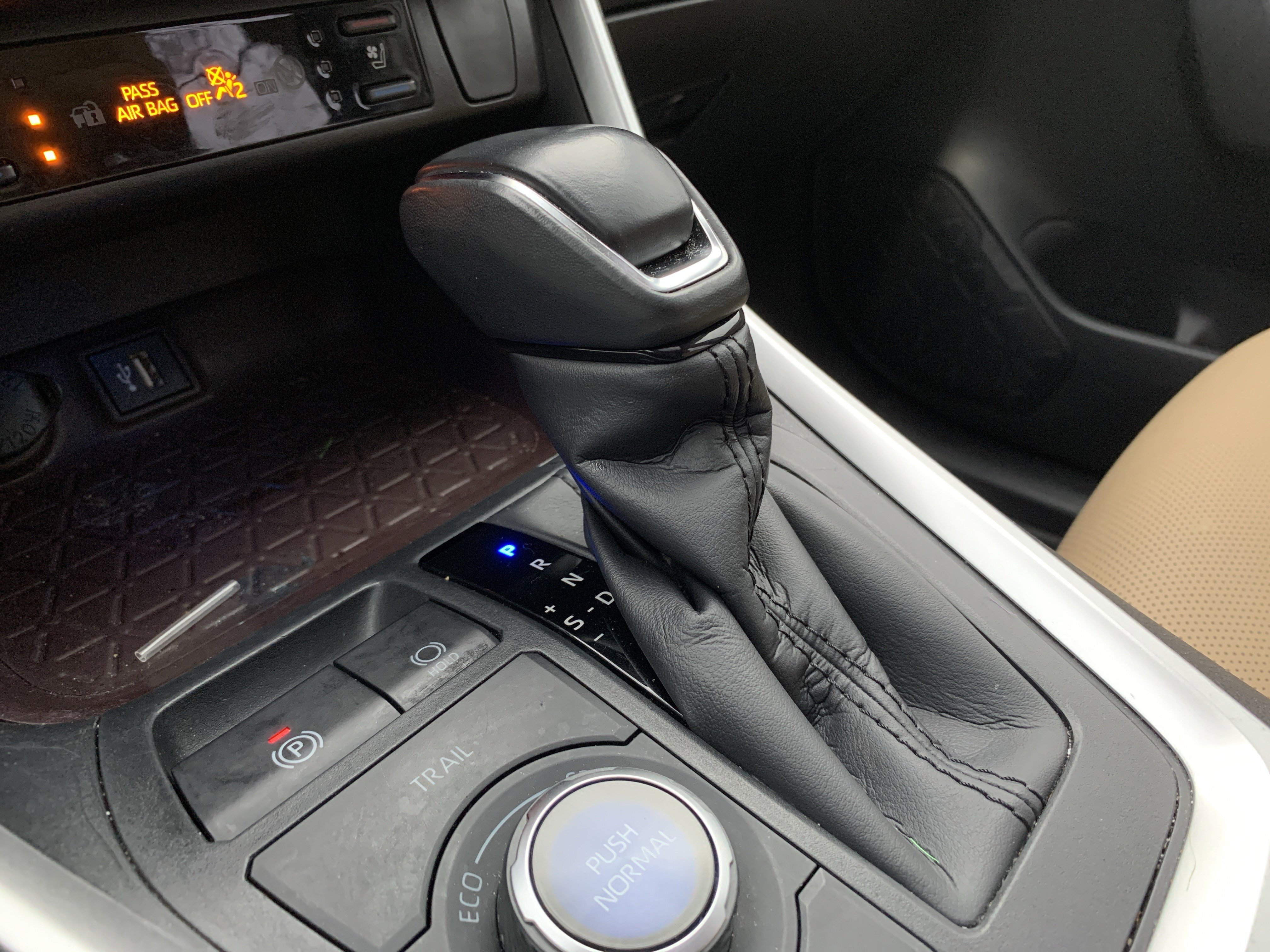 Used 2023 Toyota RAV4 Limited image 26