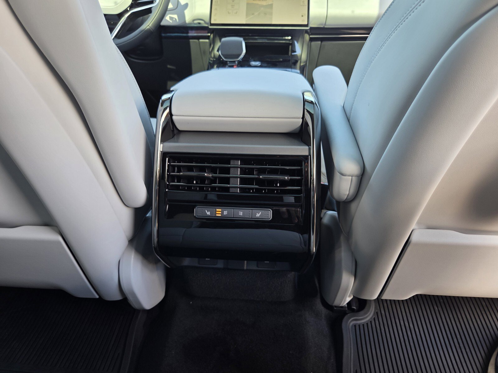 New 2025 Land Rover Range Rover Sport SE image 11