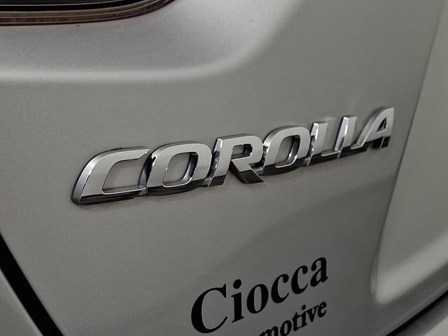 Used 2023 Toyota Corolla LE w/ Carpet Mat Package (TMS) FWD image 29