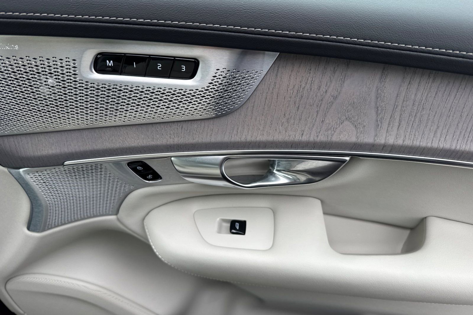 Certified 2026 Volvo XC90 T8 Ultra w/ Lounge Package AWD/4WD image 20
