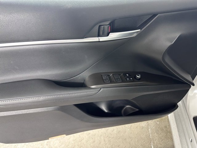 Used 2023 Toyota Camry XLE image 21