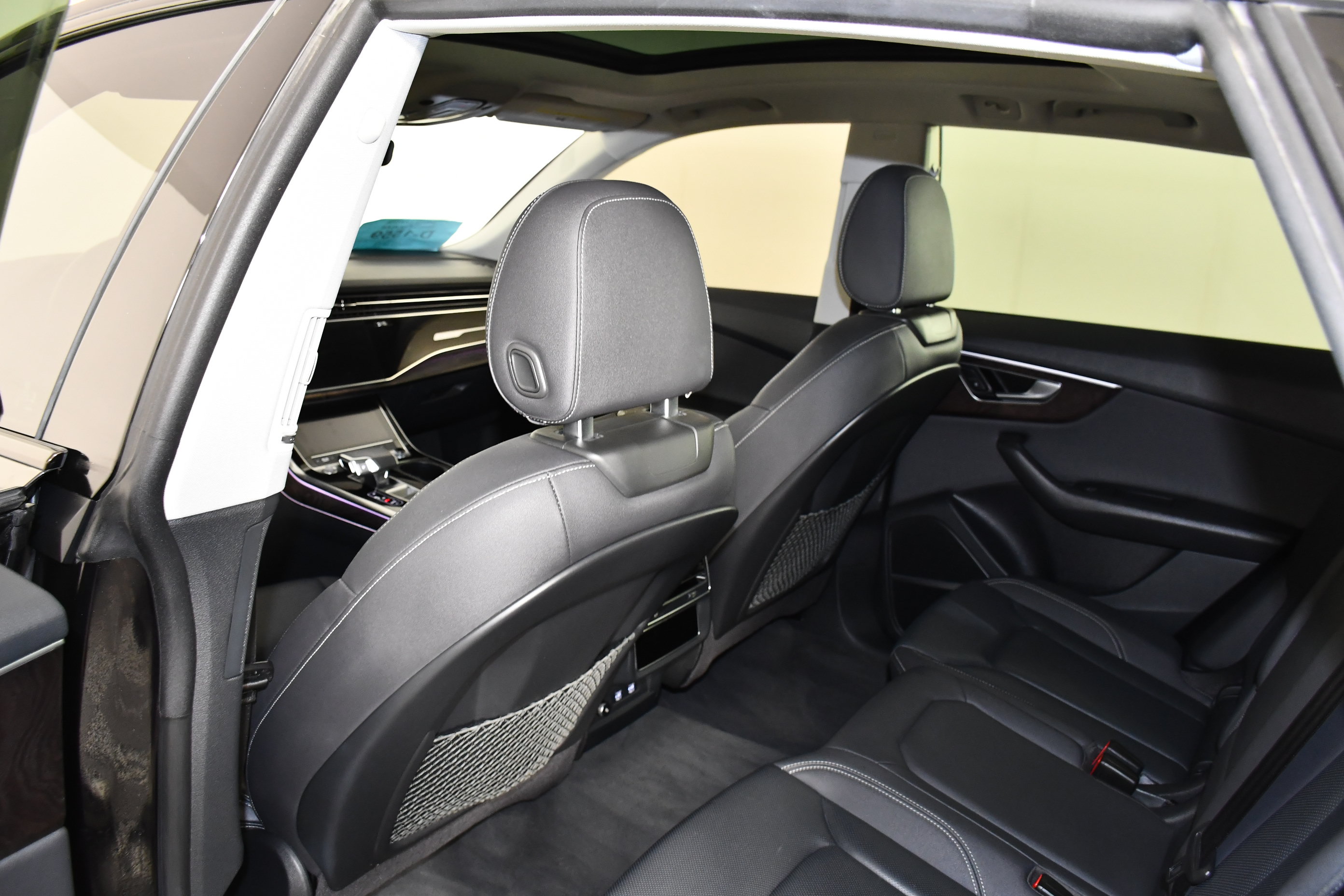 Used 2020 Audi Q8 Premium Plus w/ Premium Plus Package AWD/4WD image 44