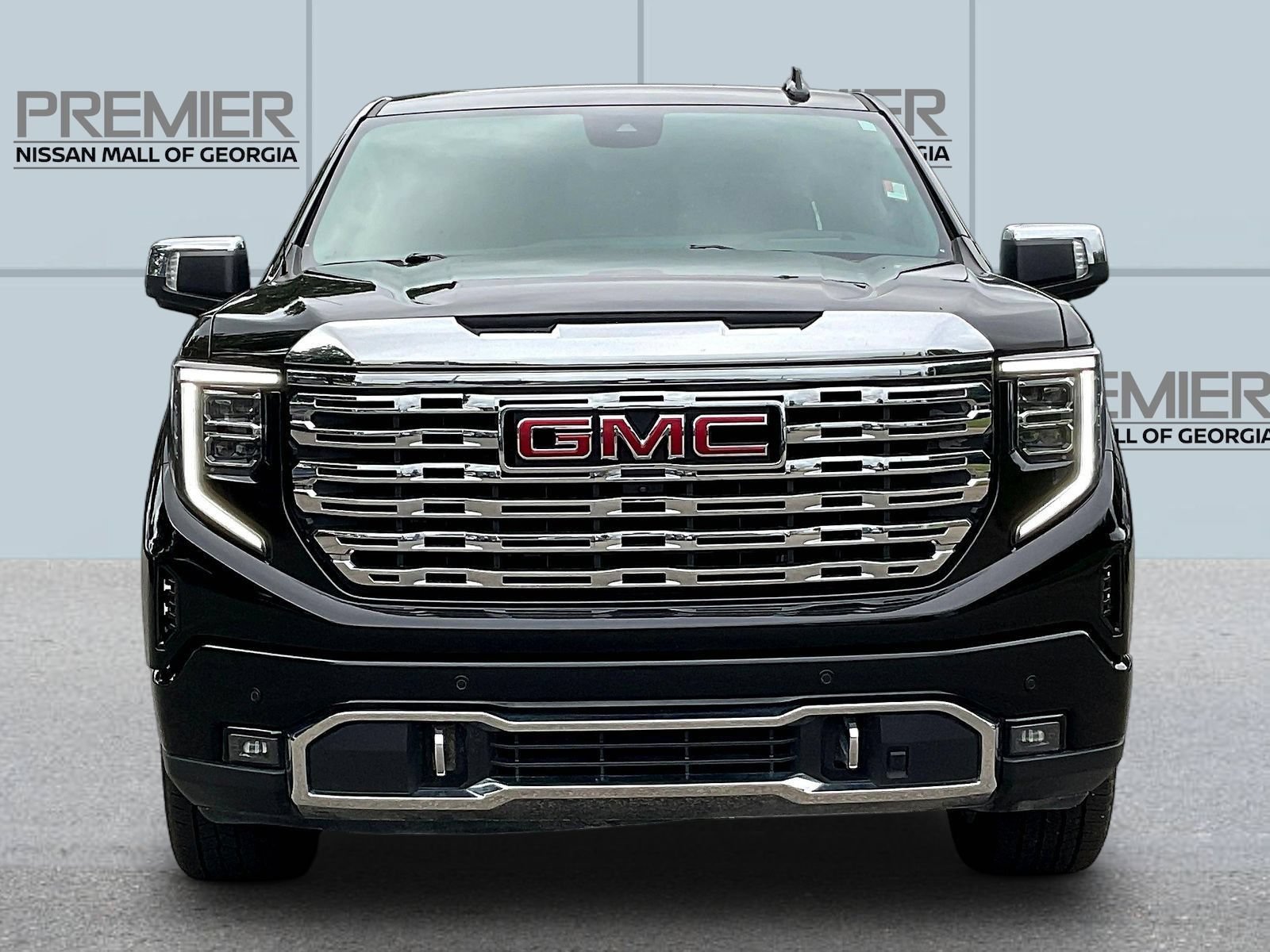 Used 2023 GMC Sierra 1500 Denali AWD/4WD image 2