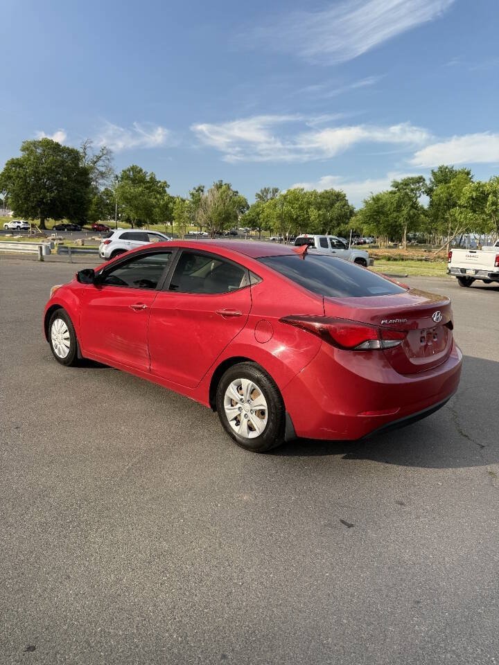 Used 2016 Hyundai Elantra SE FWD image 5