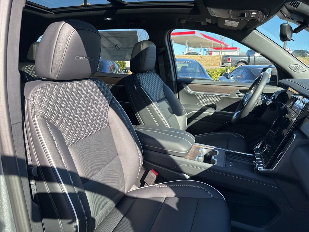 New 2026 GMC Acadia Denali w/ Super Cruise Package image 24