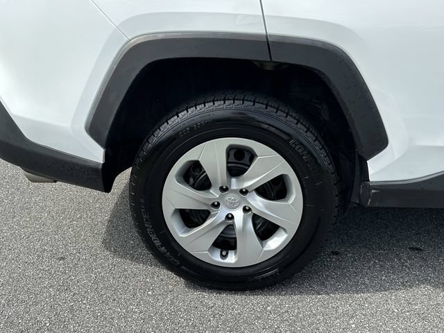 Used 2022 Toyota RAV4 LE FWD image 19