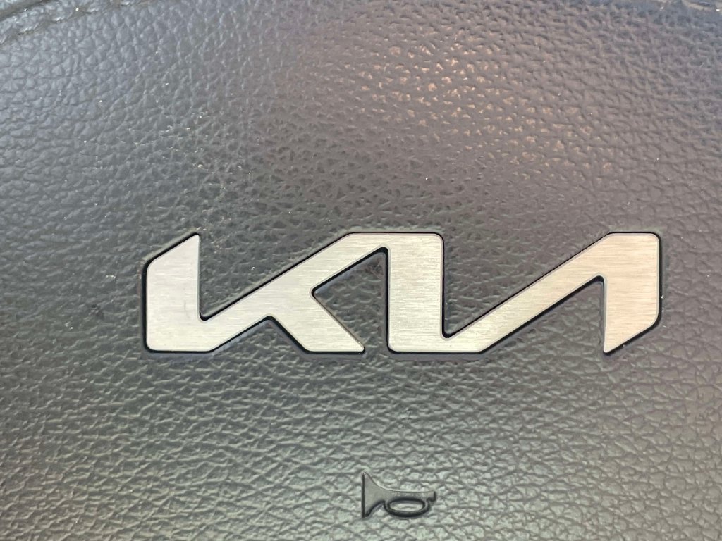 Used 2025 Kia Telluride S FWD image 36