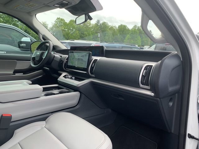 New 2025 Ford Expedition Active RWD image 15