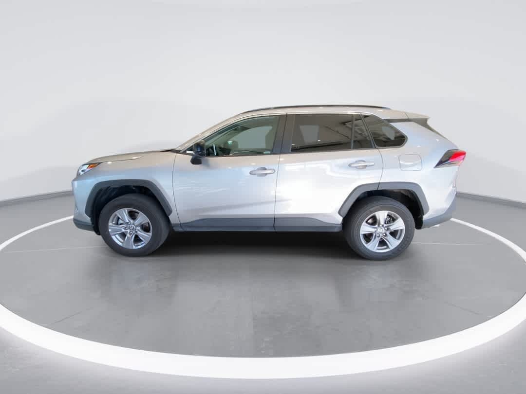 Used 2024 Toyota RAV4 LE AWD/4WD image 5