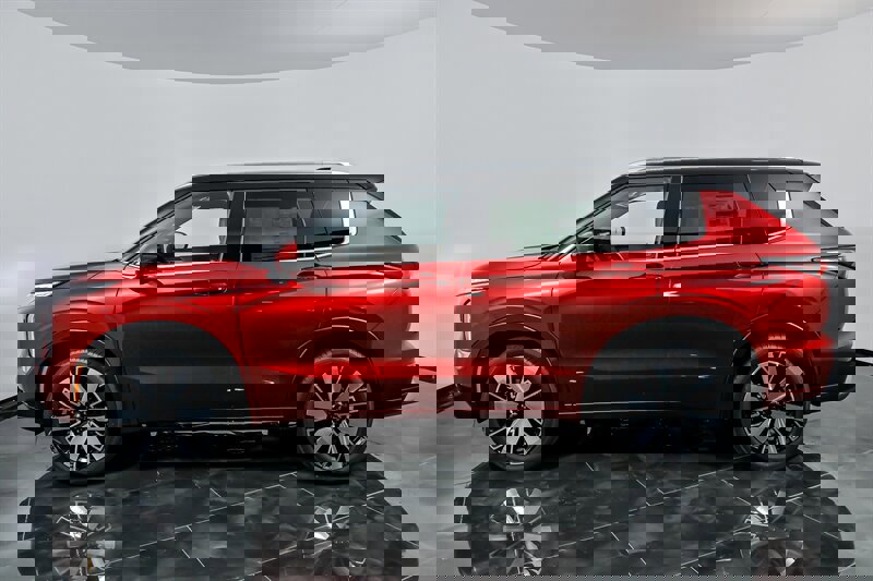 New 2025 Mitsubishi Outlander SE image 6