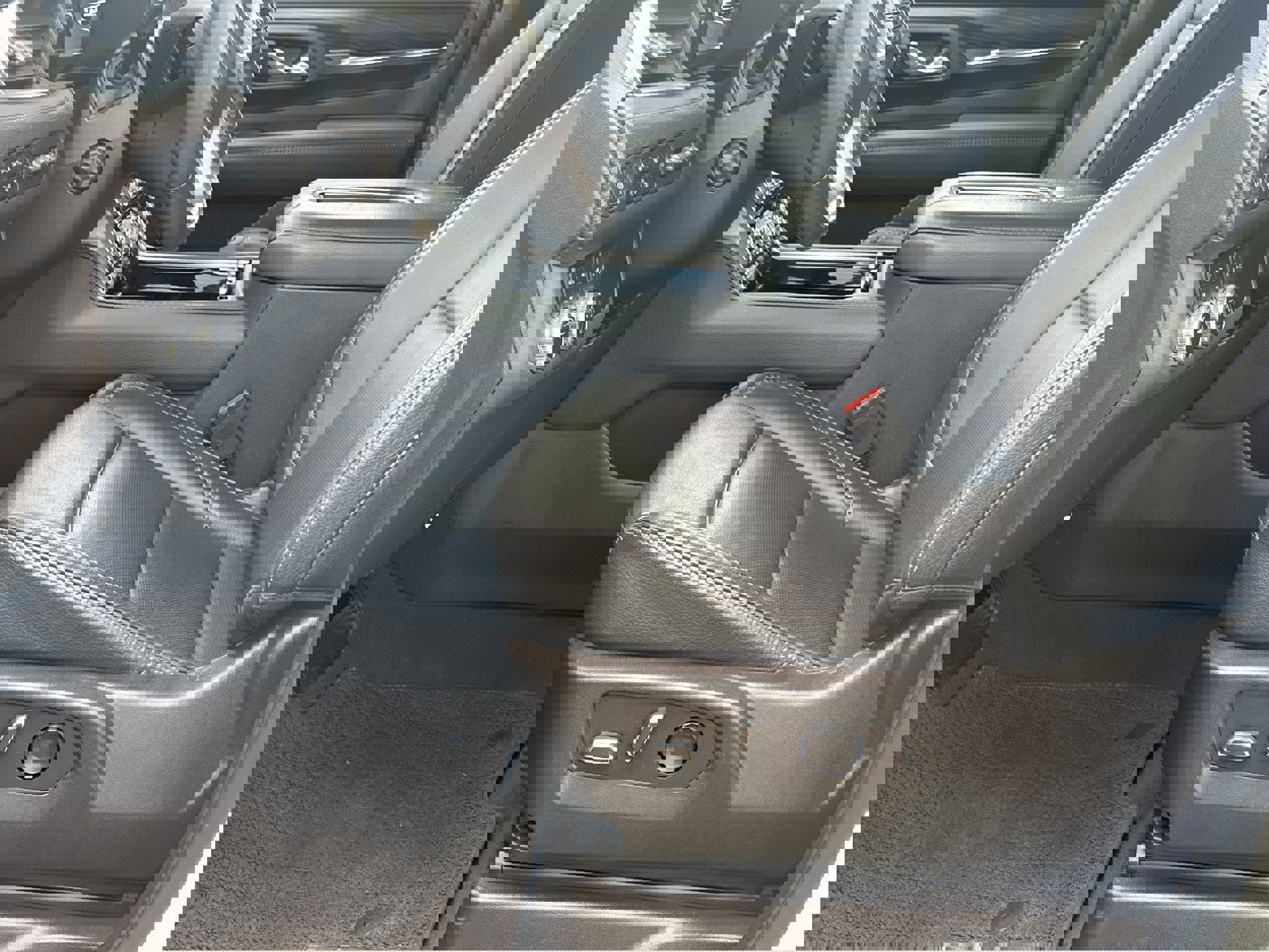 Used 2022 GMC Yukon Denali image 9