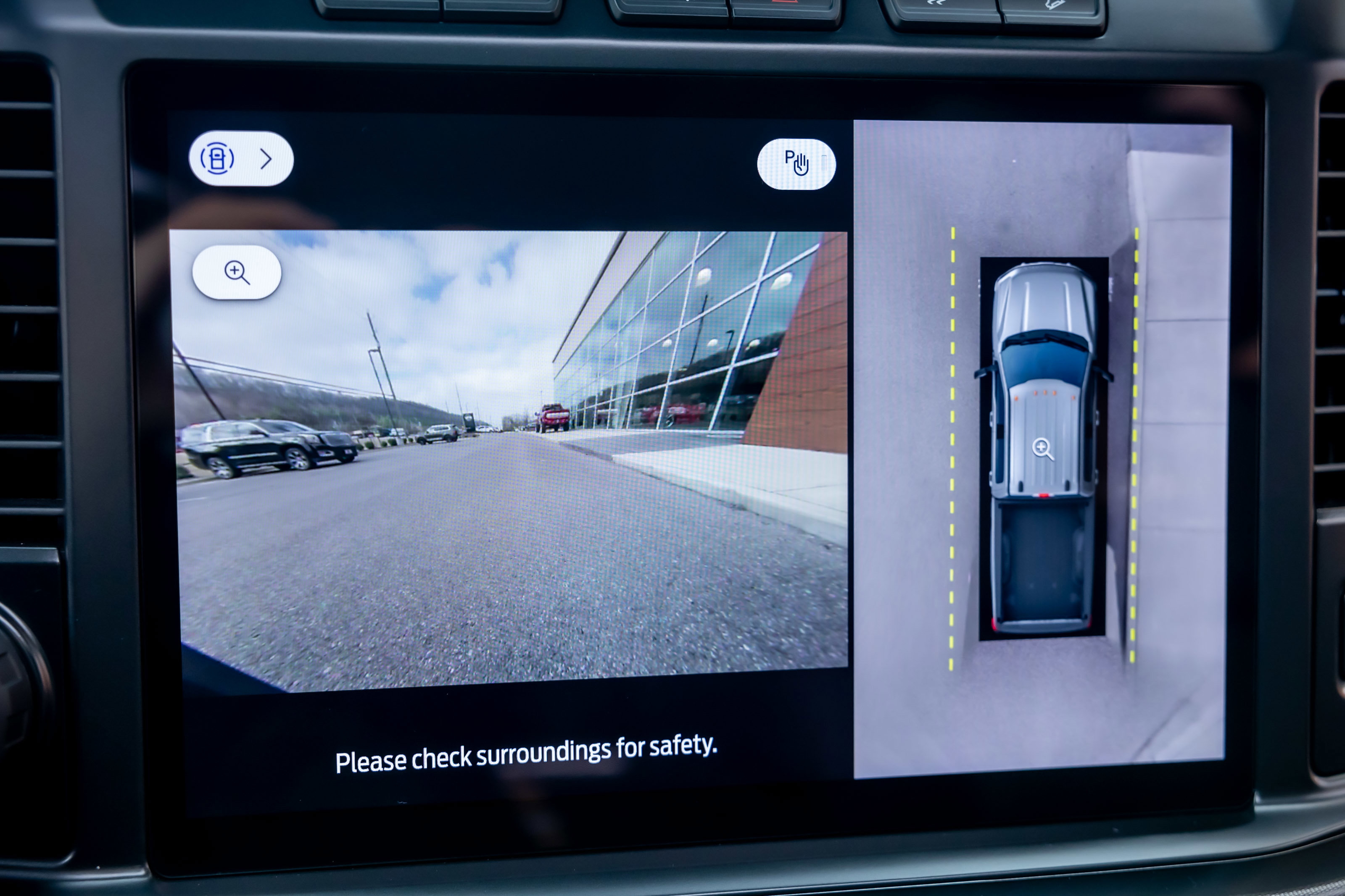 Used 2024 Ford F450 Platinum w/ FX4 Off-Road Package image 11