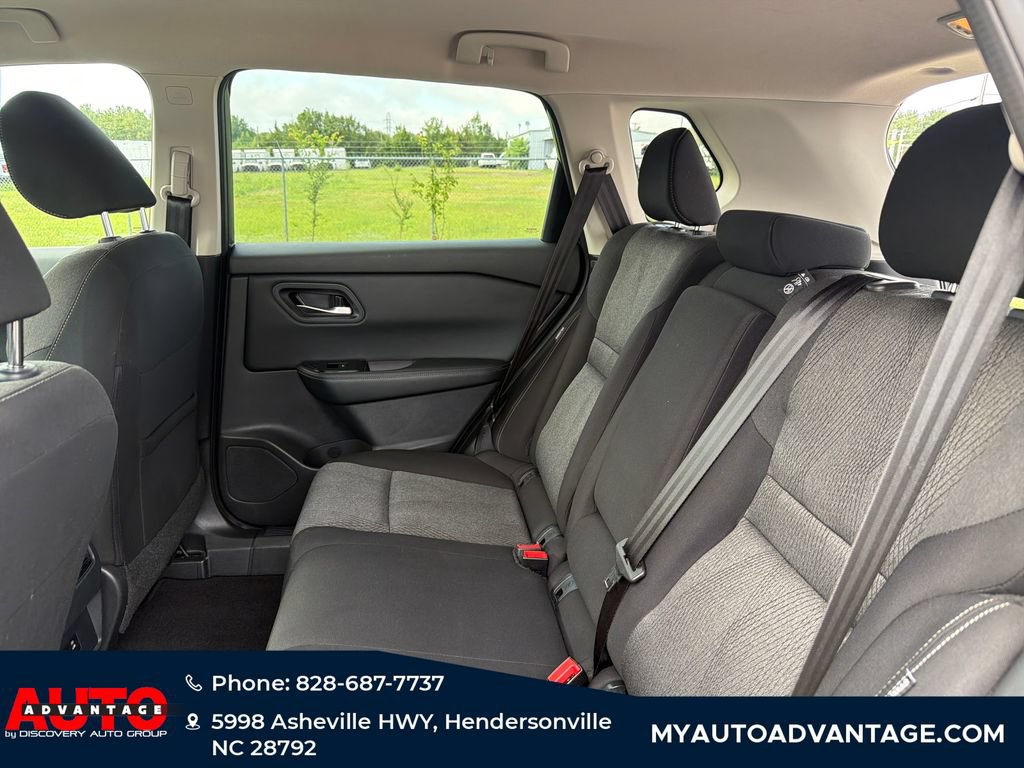 Used 2025 Nissan Rogue SV AWD/4WD image 28