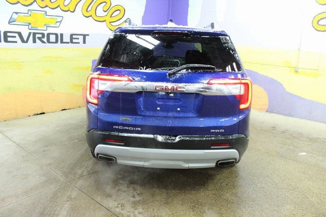 Used 2023 GMC Acadia SLE w/ Driver Convenience Package image 3