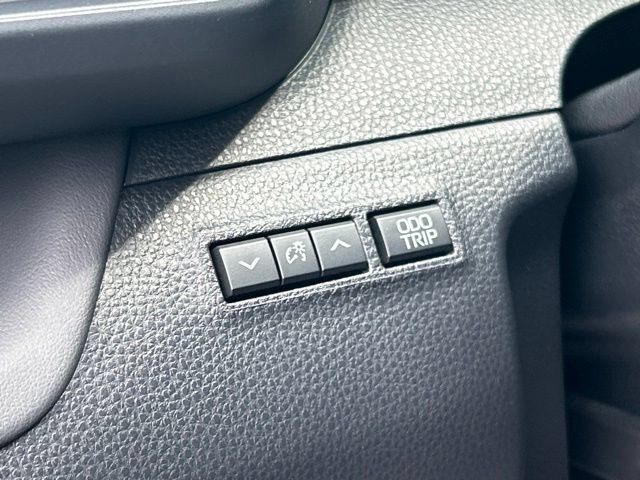Used 2023 Toyota Crown AWD/4WD image 23