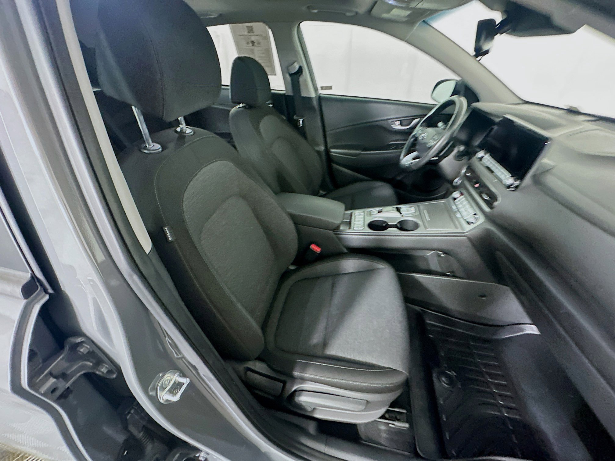 Used 2023 Hyundai Kona SEL image 31