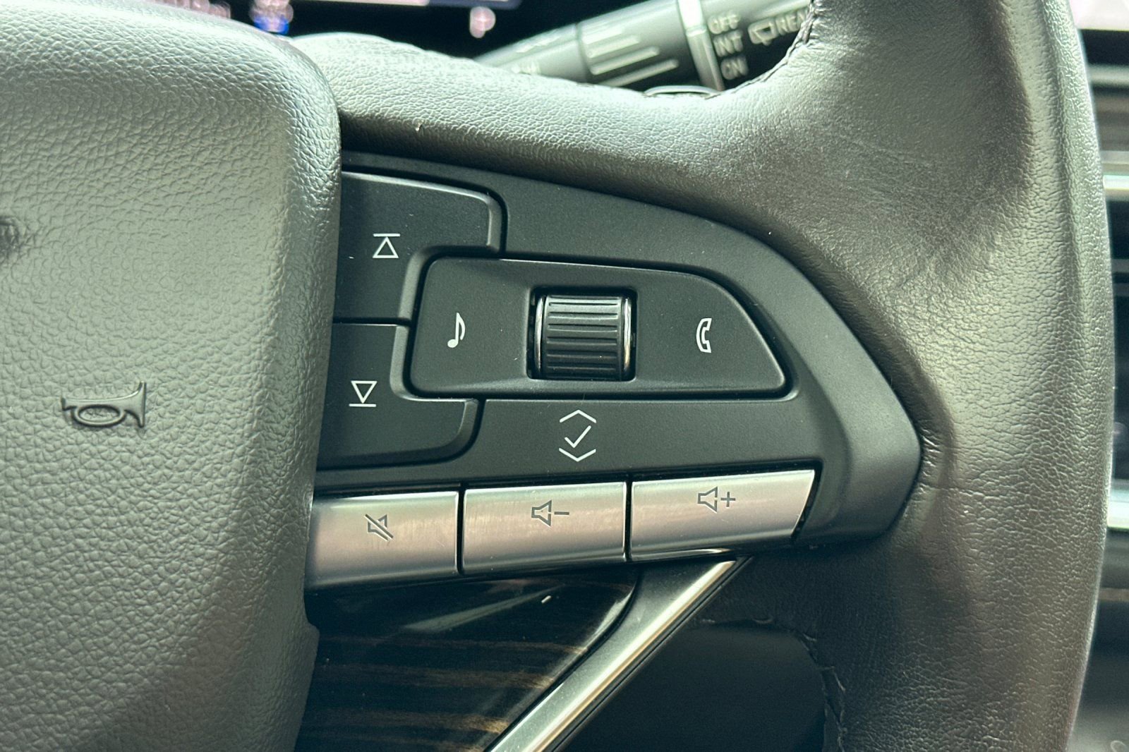 Used 2021 Cadillac Escalade Sport w/ Driver Assist Tech Package image 30