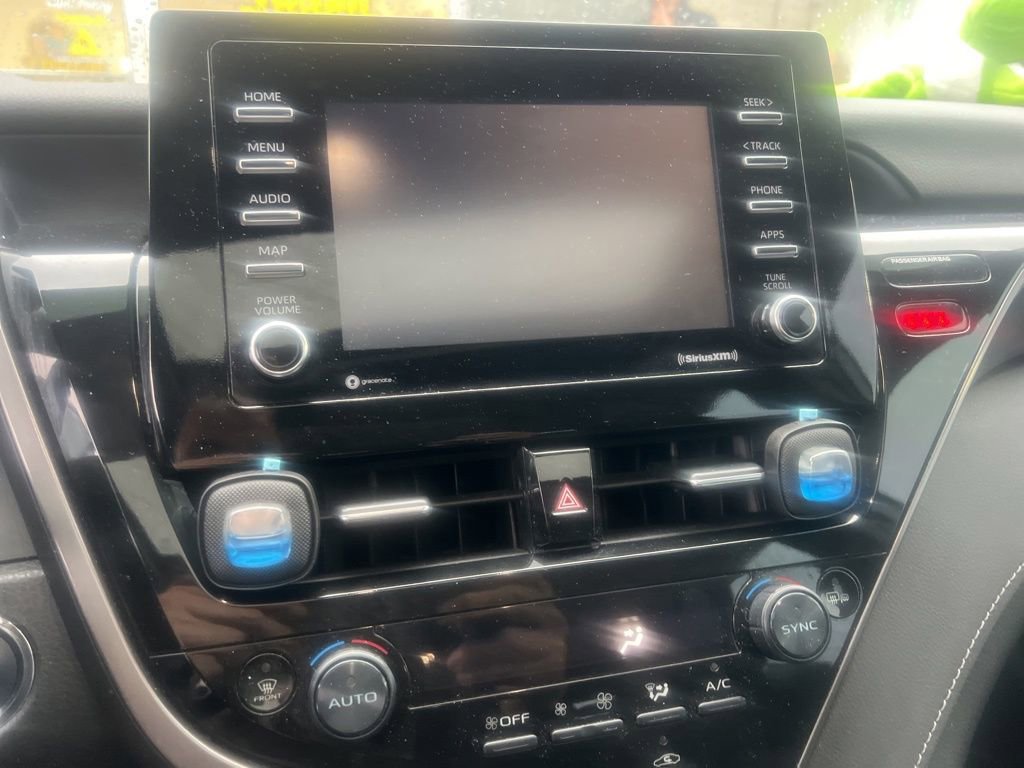 Used 2022 Toyota Camry SE w/ Cold Weather Package image 36