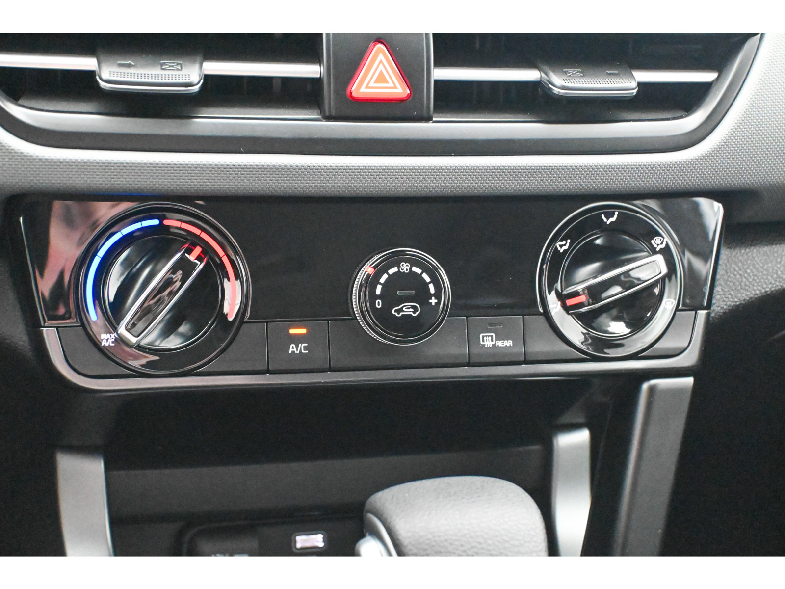 Certified 2025 Kia Seltos LX AWD/4WD image 15