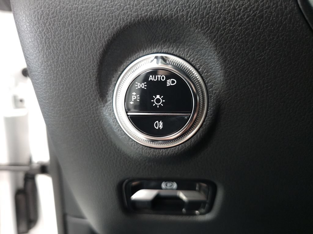 Certified 2026 Mercedes-Benz C 300 4MATIC Sedan image 9