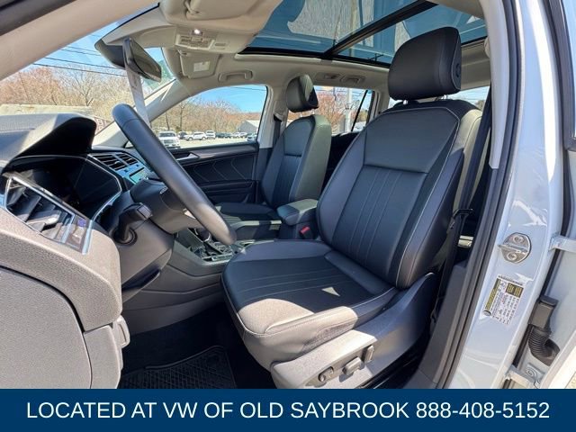 Used 2022 Volkswagen Tiguan SE w/ Panoramic Sunroof Package image 30