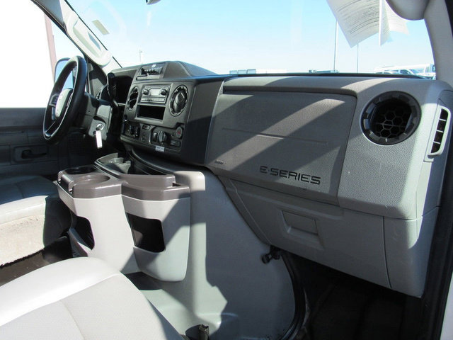 Used 2022 Ford E-350 and Econoline 350 Super Duty image 15