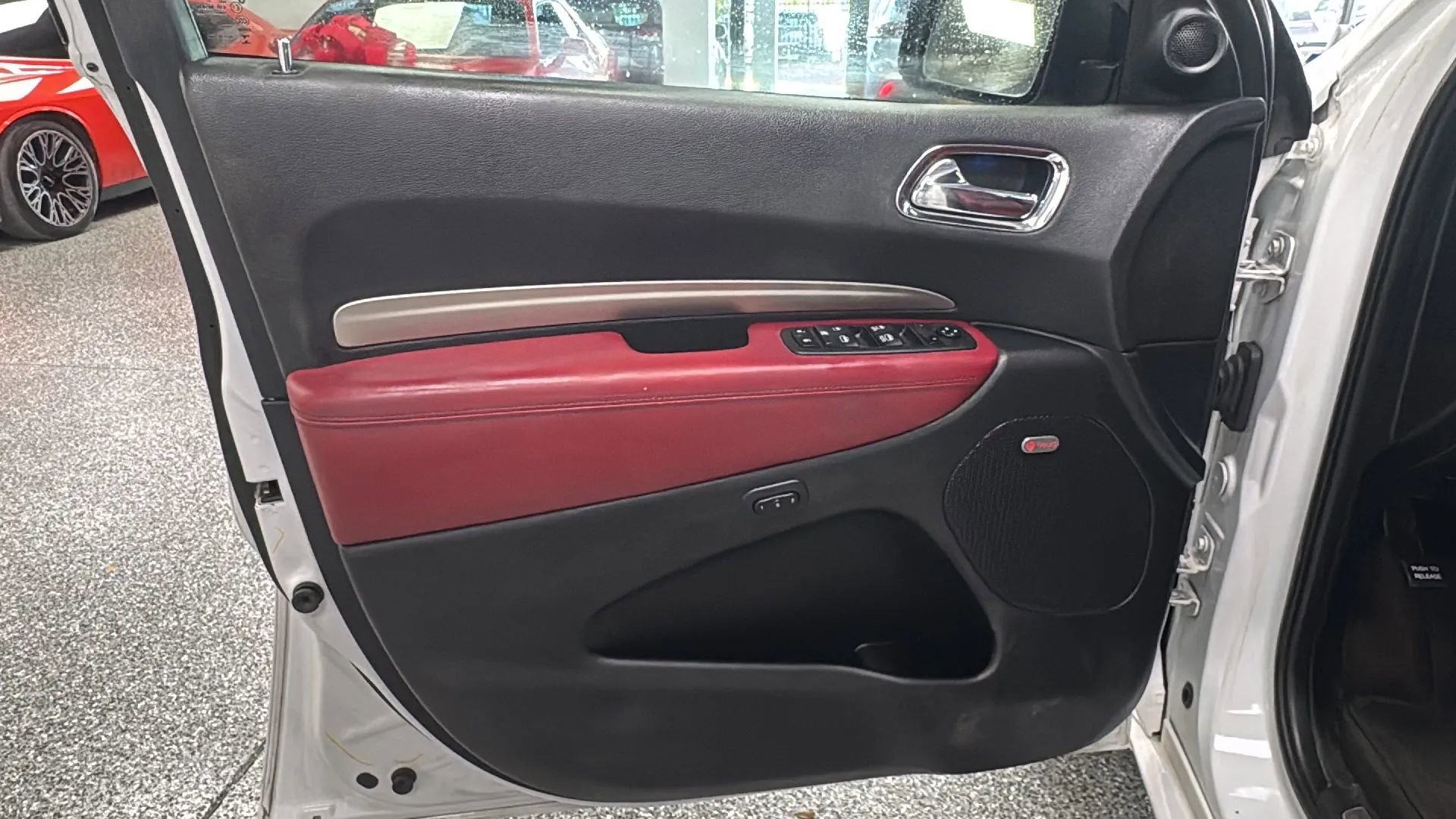 Used 2015 Dodge Durango R/T w/ Technology Group RWD image 23