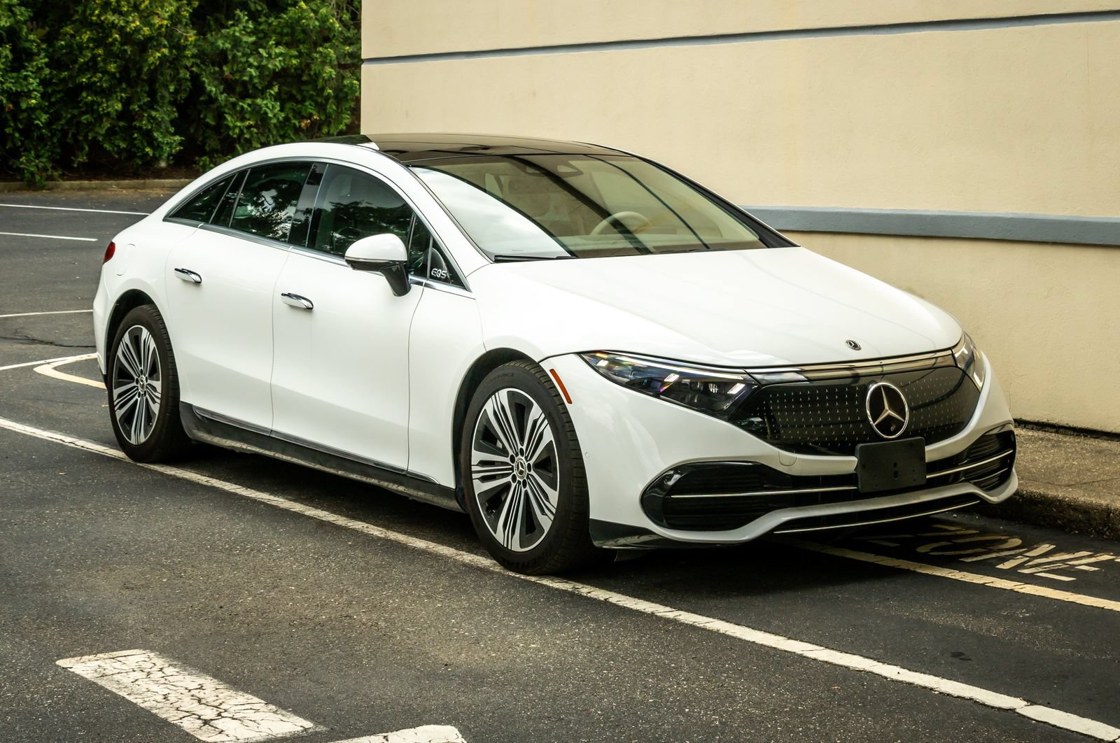 Used 2022 Mercedes-Benz EQS 450+ Sedan image 10