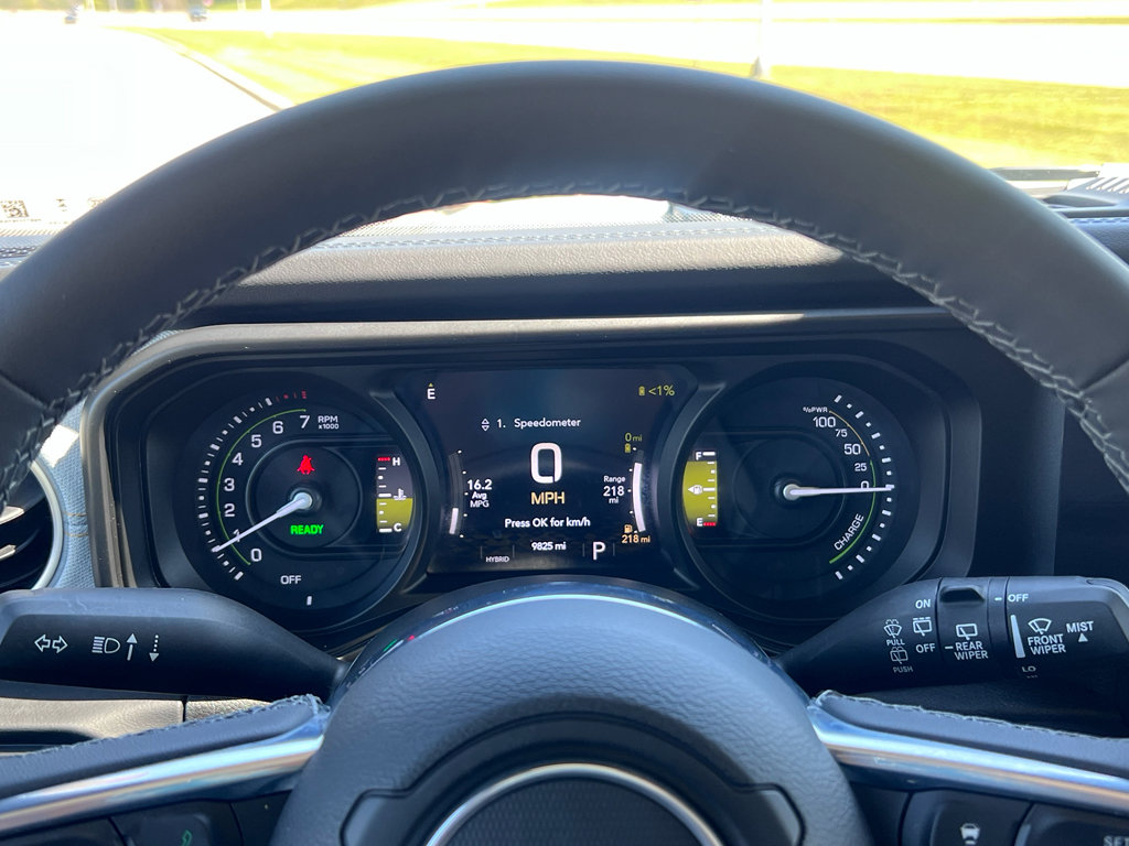 Used 2025 Jeep Wrangler Sahara image 23