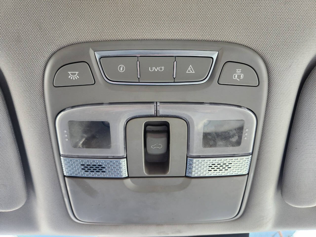 Used 2020 Kia Telluride S w/ S 8 Passenger Seating Package AWD/4WD image 25