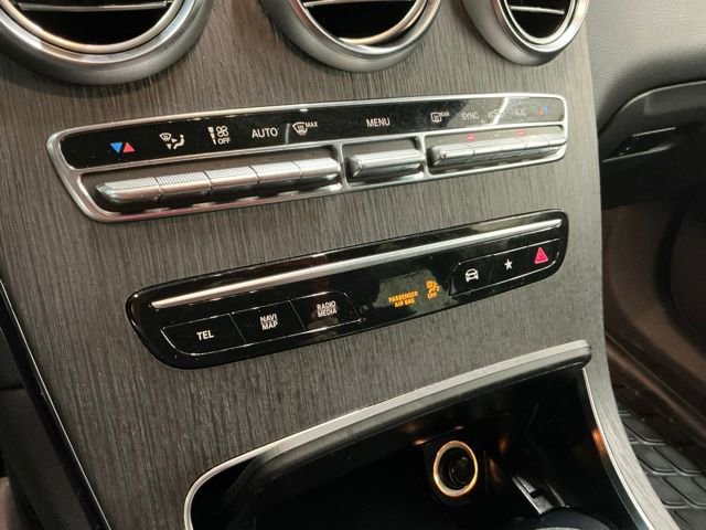 Used 2021 Mercedes-Benz GLC 300 4MATIC image 23