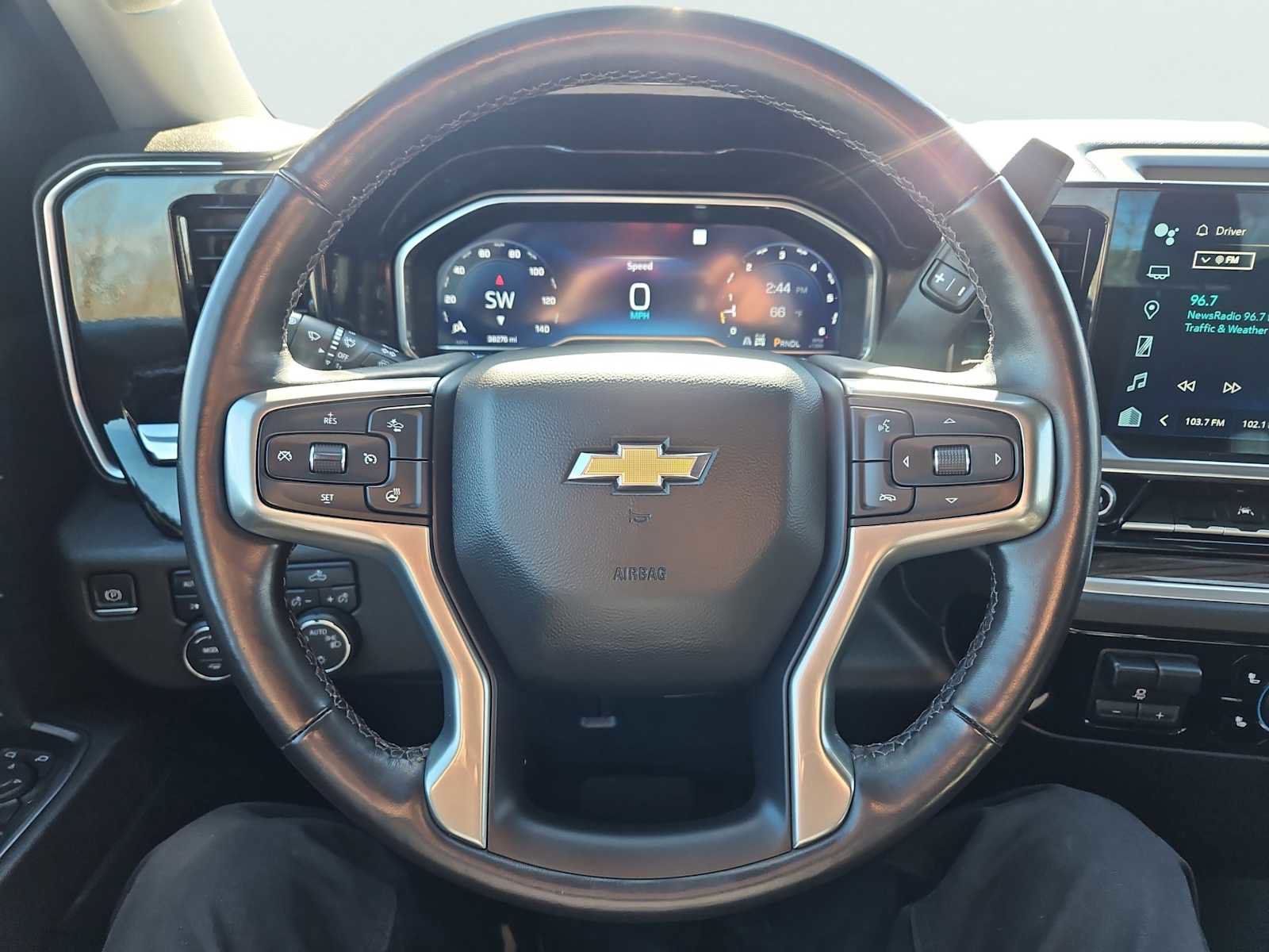 Used 2022 Chevrolet Silverado 1500 LT AWD/4WD image 30