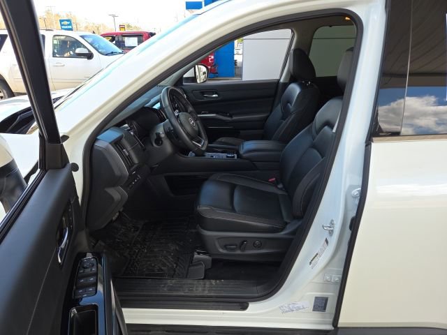 Used 2023 Nissan Pathfinder SL image 24