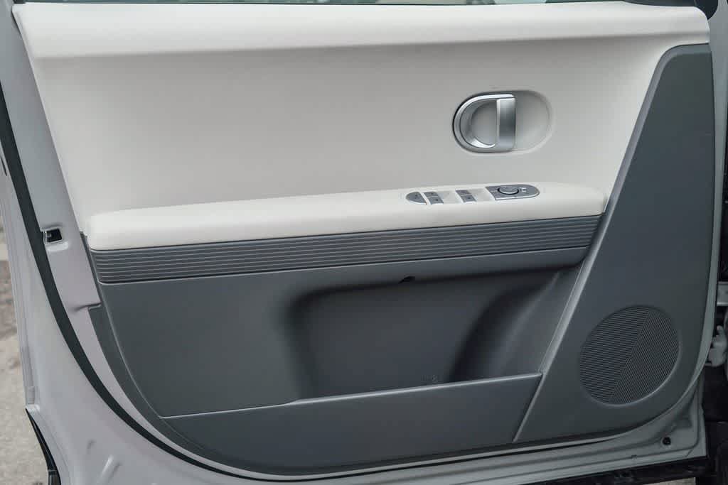 Used 2024 Hyundai Ioniq 5 SEL RWD image 19