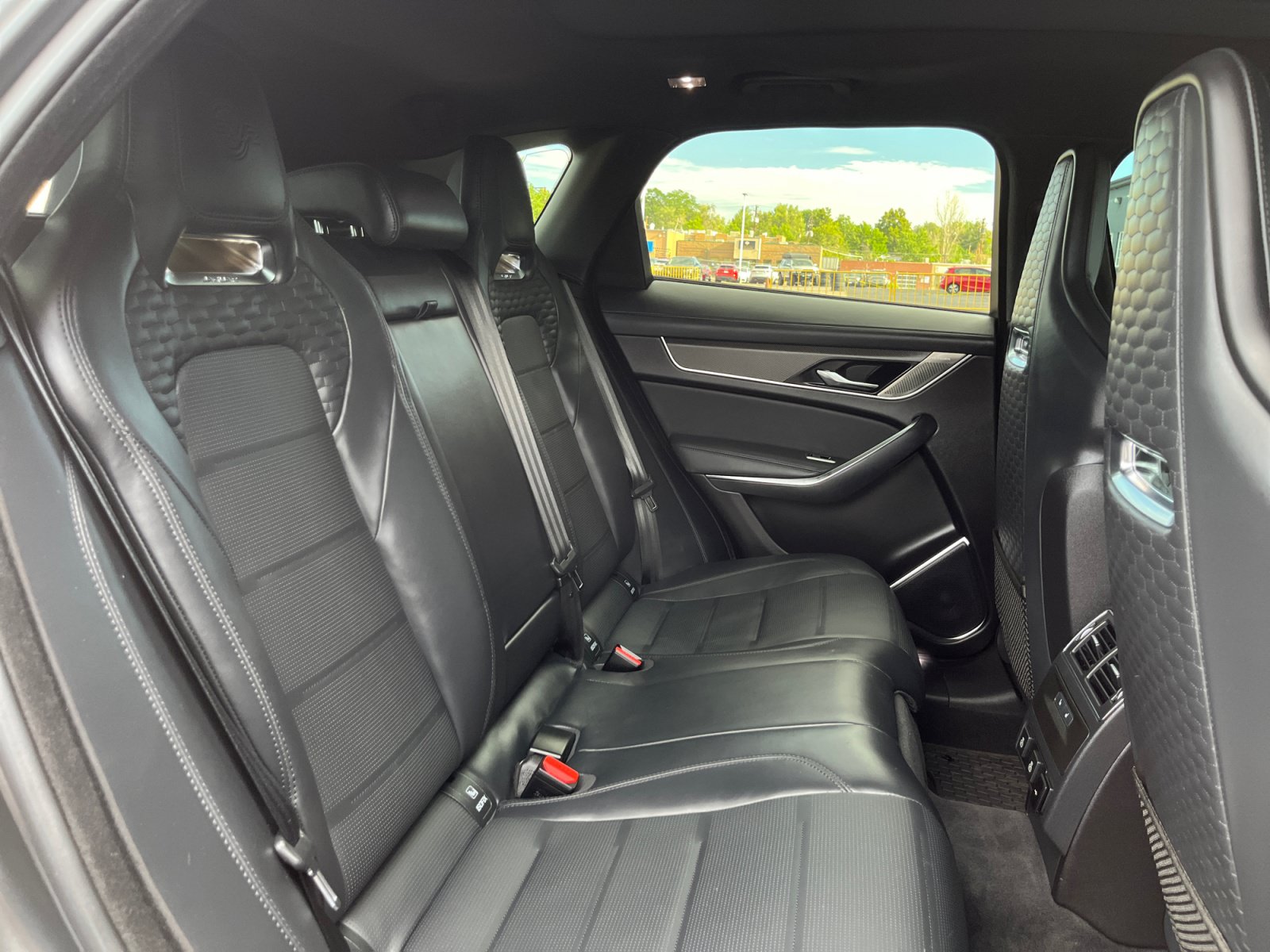 Used 2024 Jaguar F-PACE SVR AWD/4WD image 18