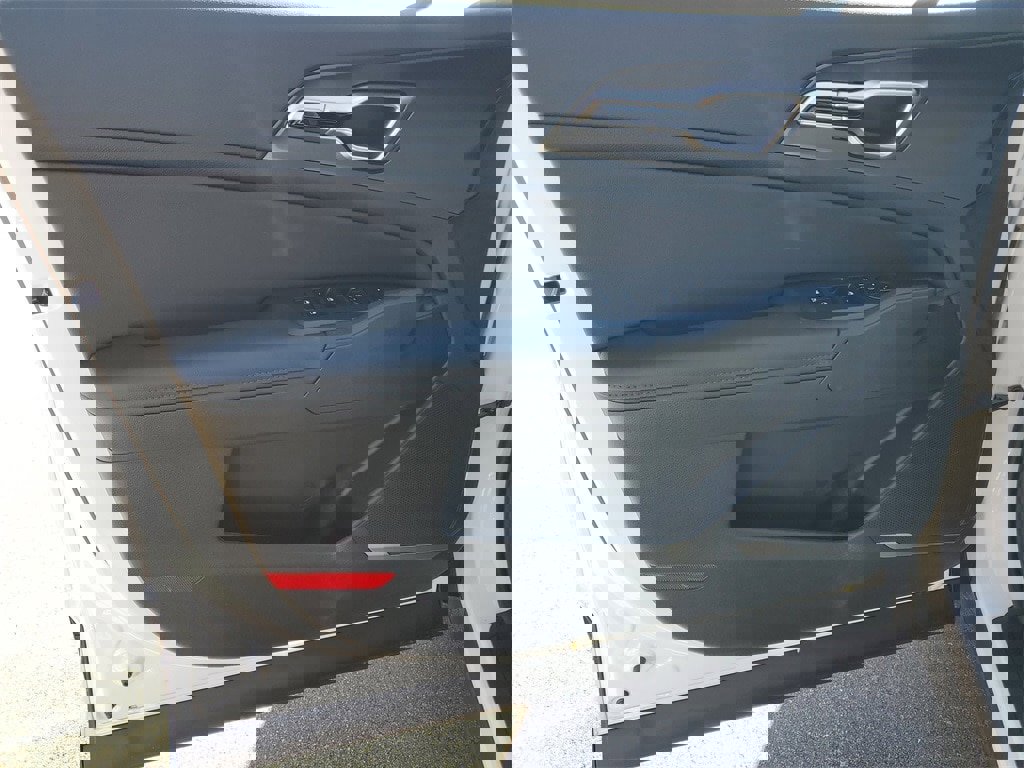 New 2026 Kia Sportage EX image 8