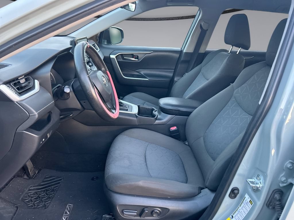 Used 2022 Toyota RAV4 XLE FWD image 11