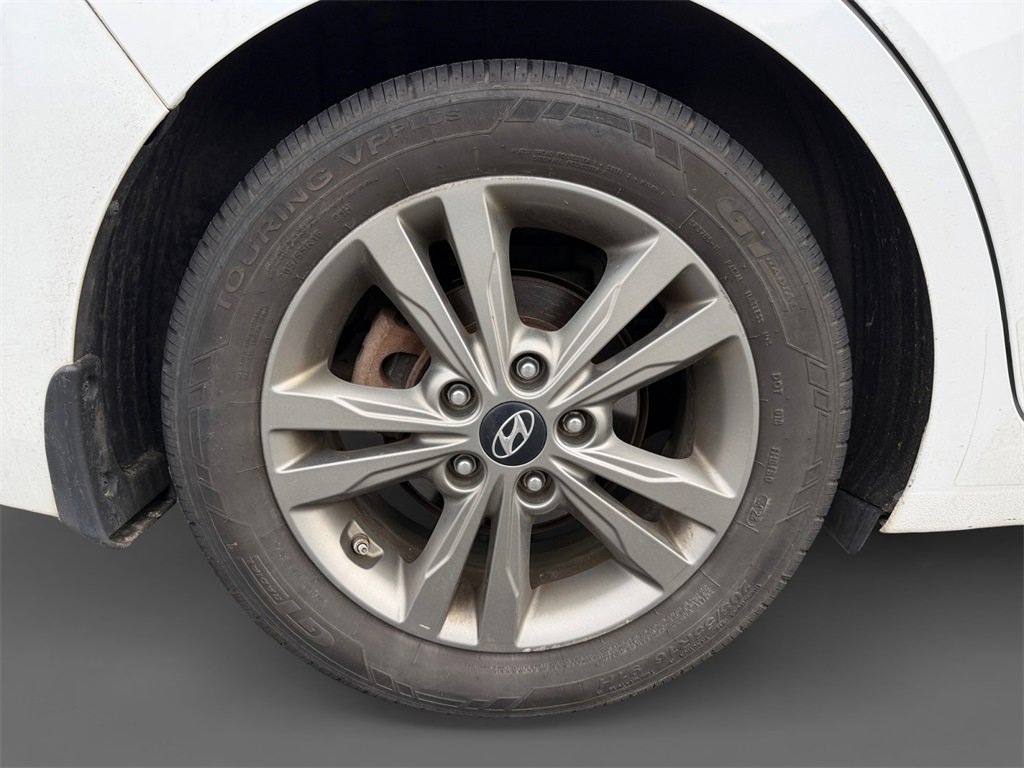 Used 2018 Hyundai Elantra SEL w/ Winter Weather Package image 15