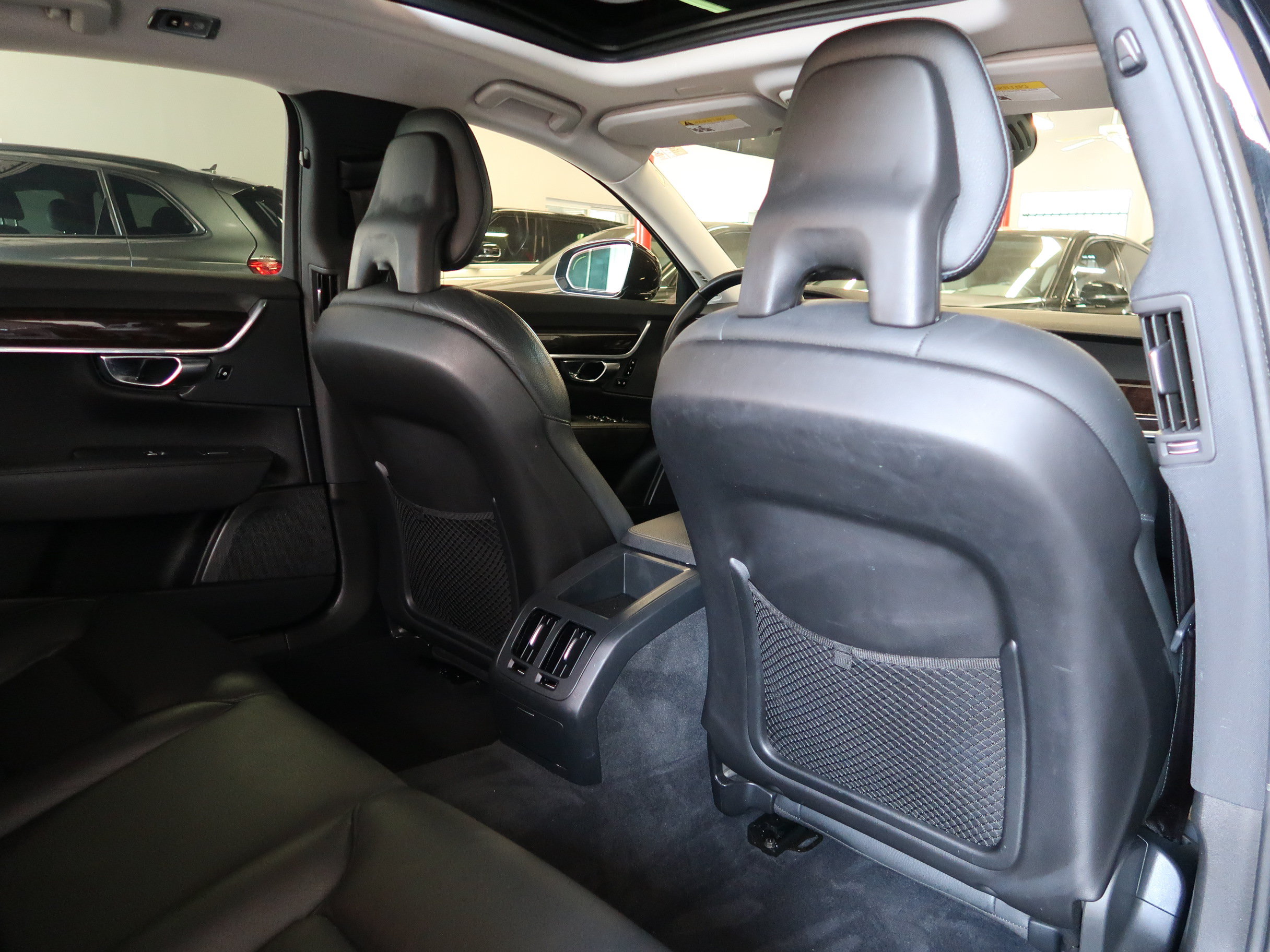 Used 2018 Volvo S90 T6 Momentum AWD/4WD image 35