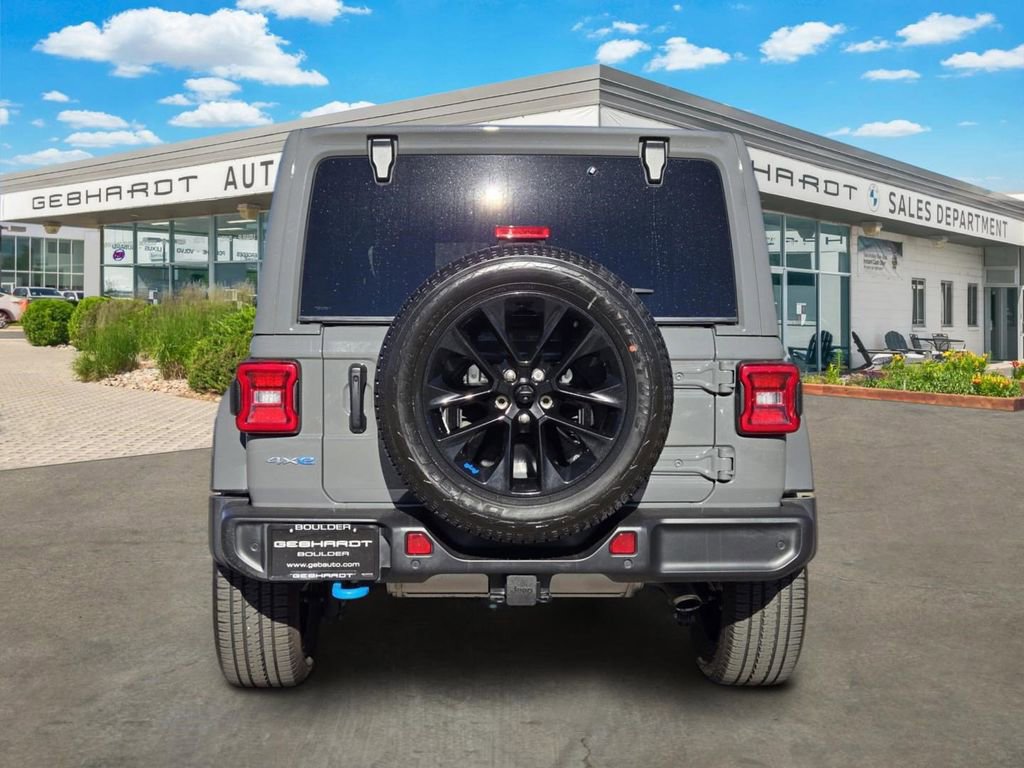 Used 2022 Jeep Wrangler Unlimited Sahara w/ Cold Weather Group image 6