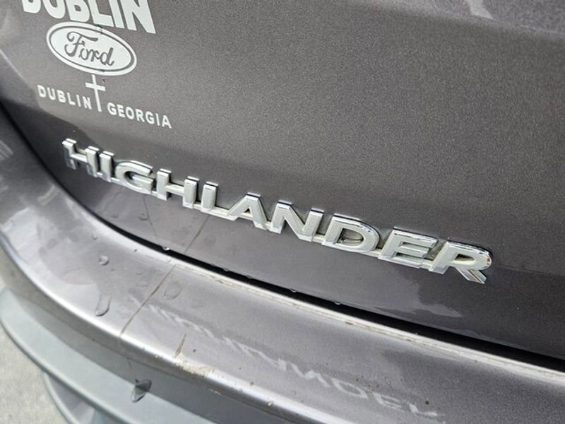 Used 2019 Toyota Highlander XLE image 13