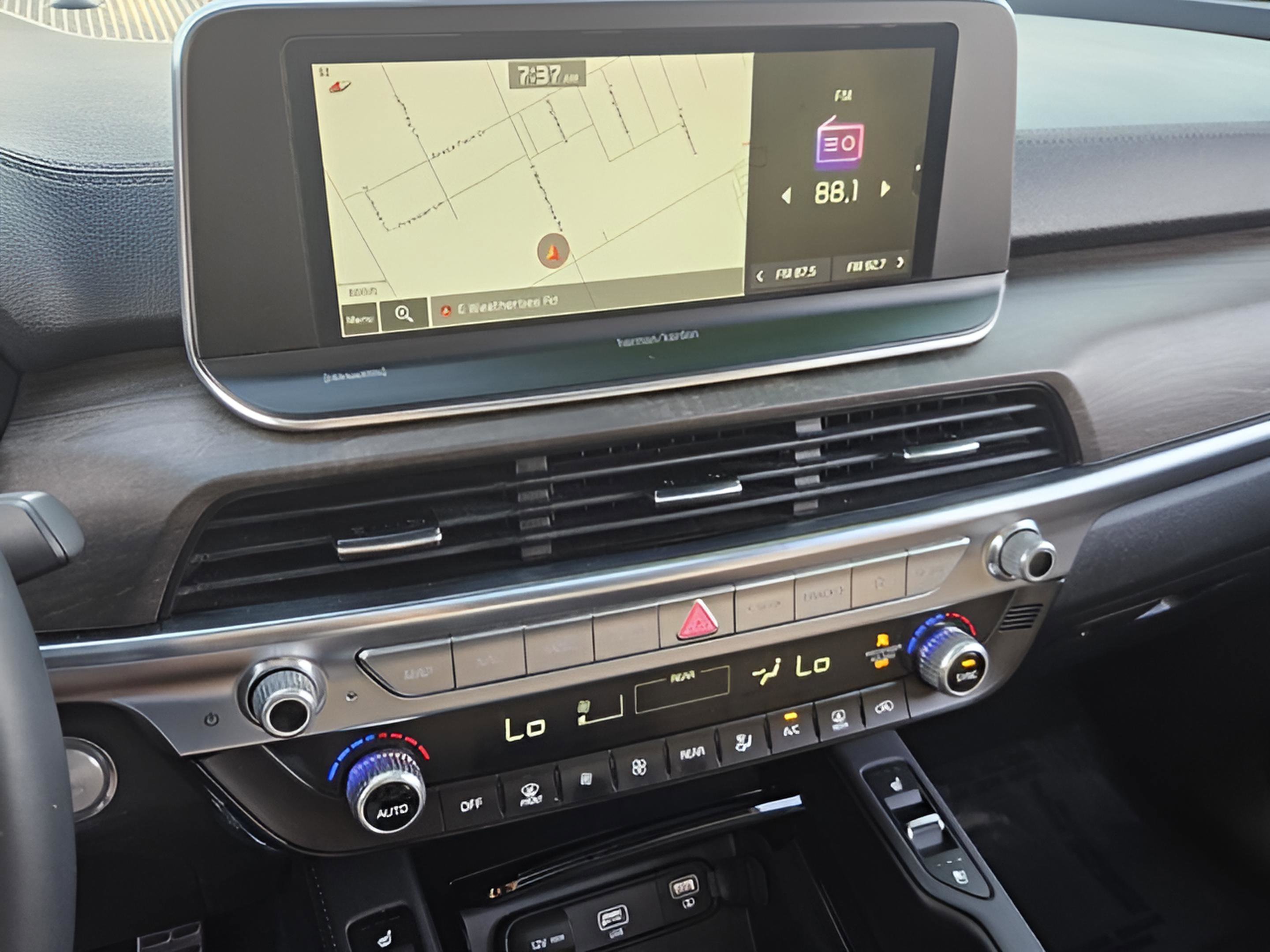 Used 2021 Kia Telluride SX w/ Towing Package image 23