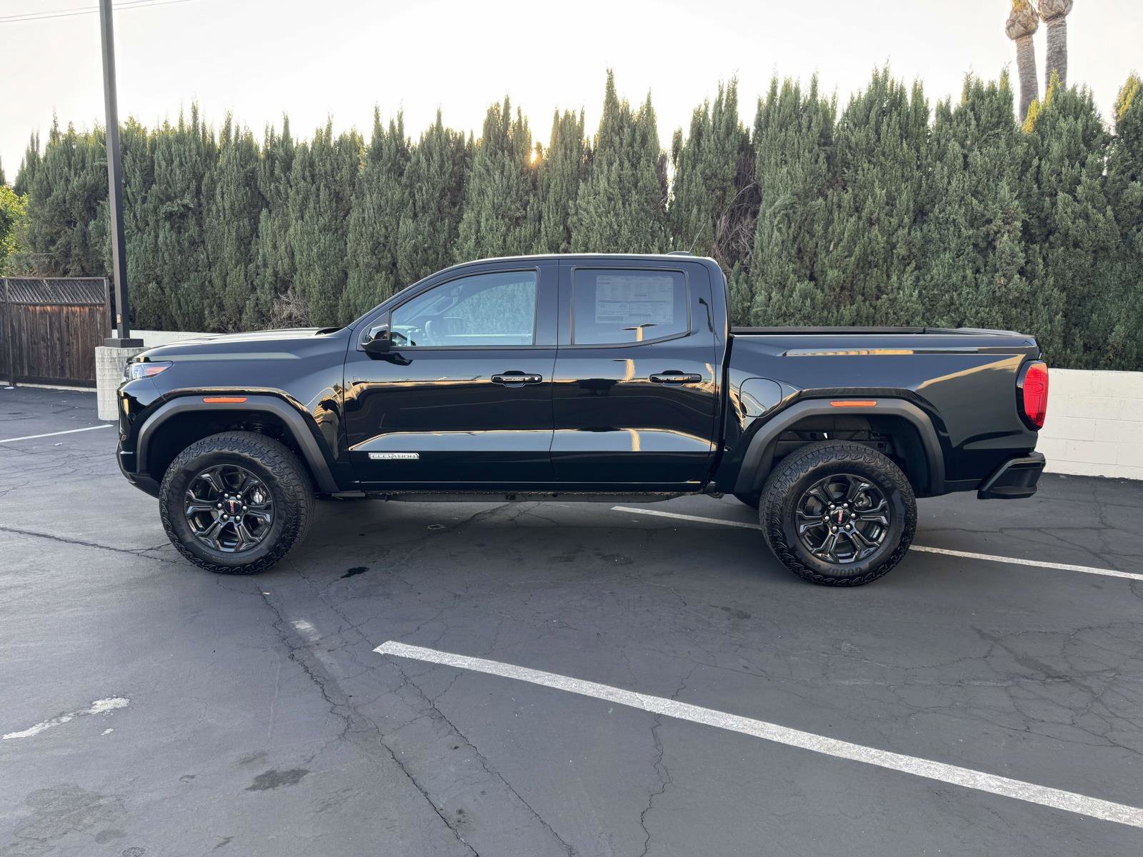 Used 2025 GMC Canyon Elevation w/ Convenience Package image 8