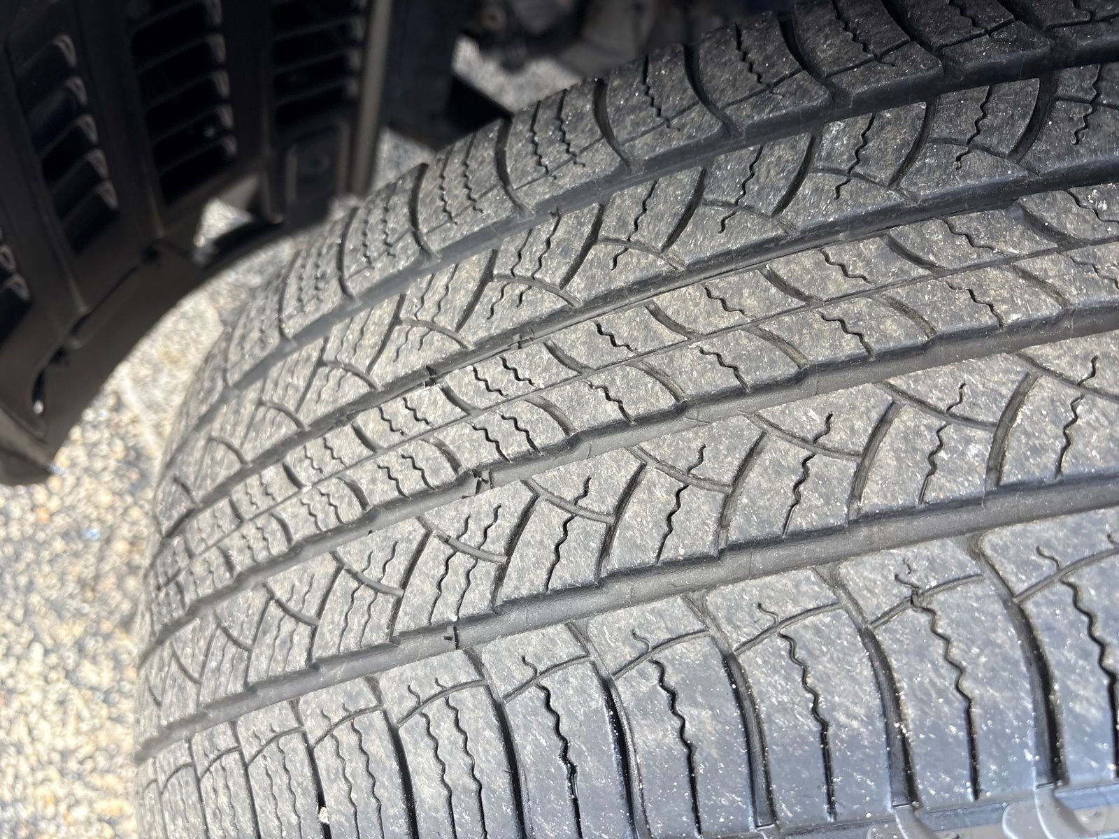 Used 2019 Toyota Highlander XLE w/ Carpet Mat Package (TMS) image 27