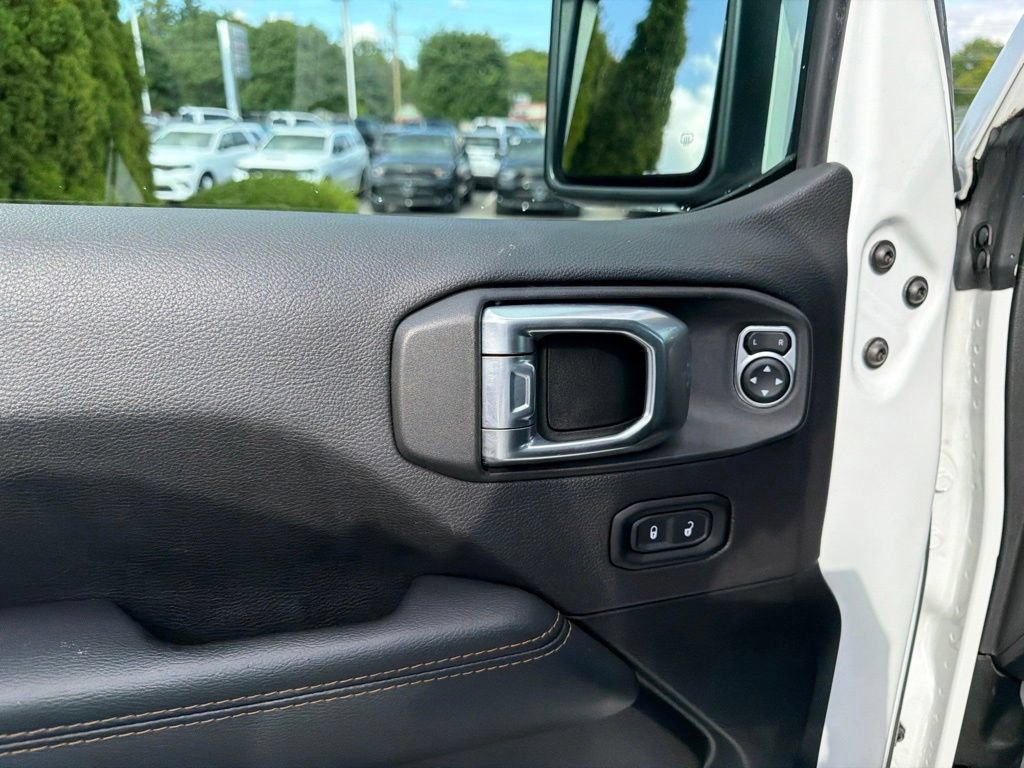 Used 2022 Jeep Gladiator Overland AWD/4WD image 14