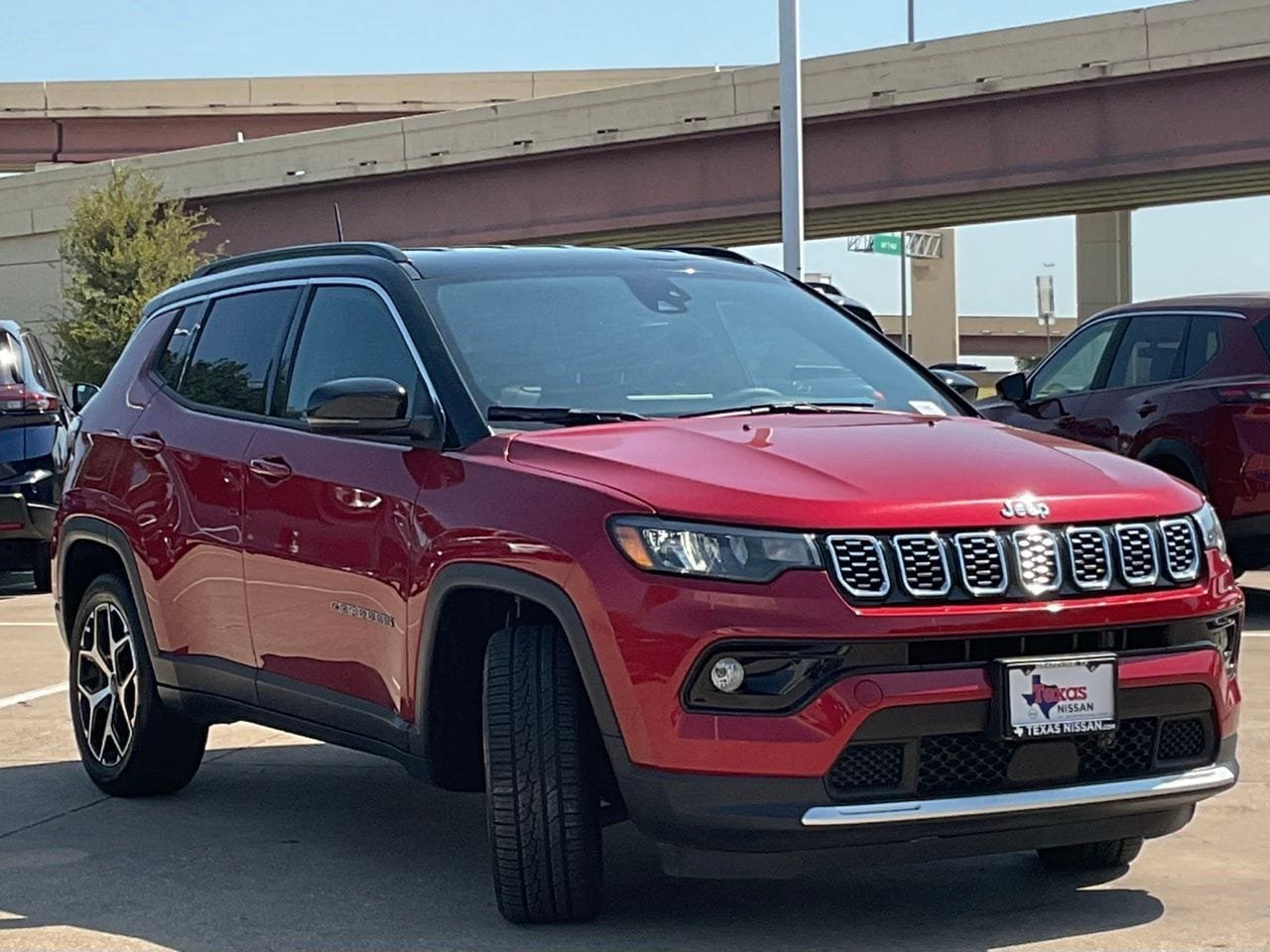 Used 2025 Jeep Compass Limited AWD/4WD image 3